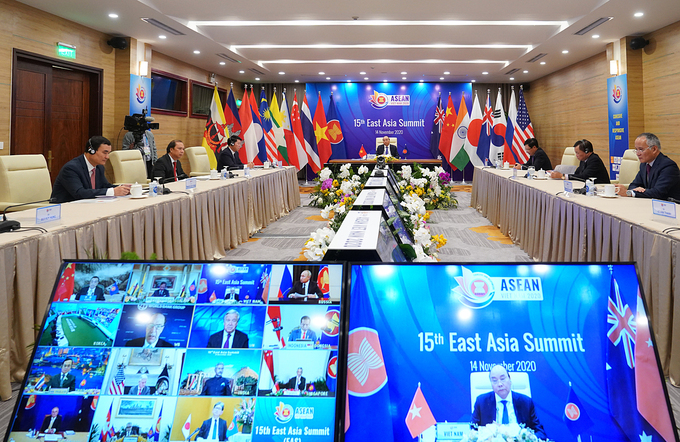 Hội trường diễn ra cuộc họp trực tuyến của các lãnh đạo EAS ngày 4/11. Ảnh: VGP.